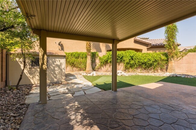 Building Photo - 511 Redruth Dr
