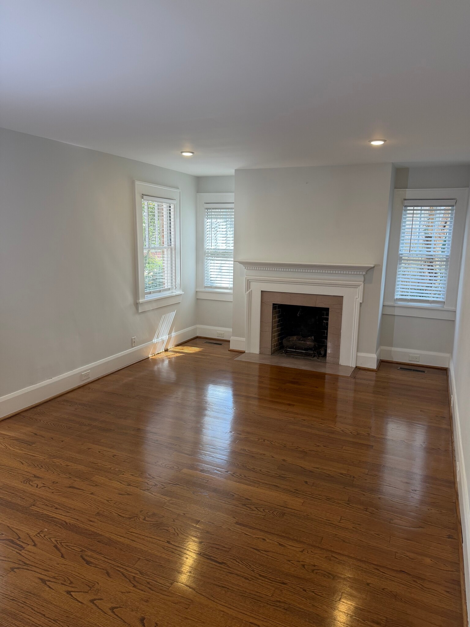 Building Photo - 41 B Smith Street