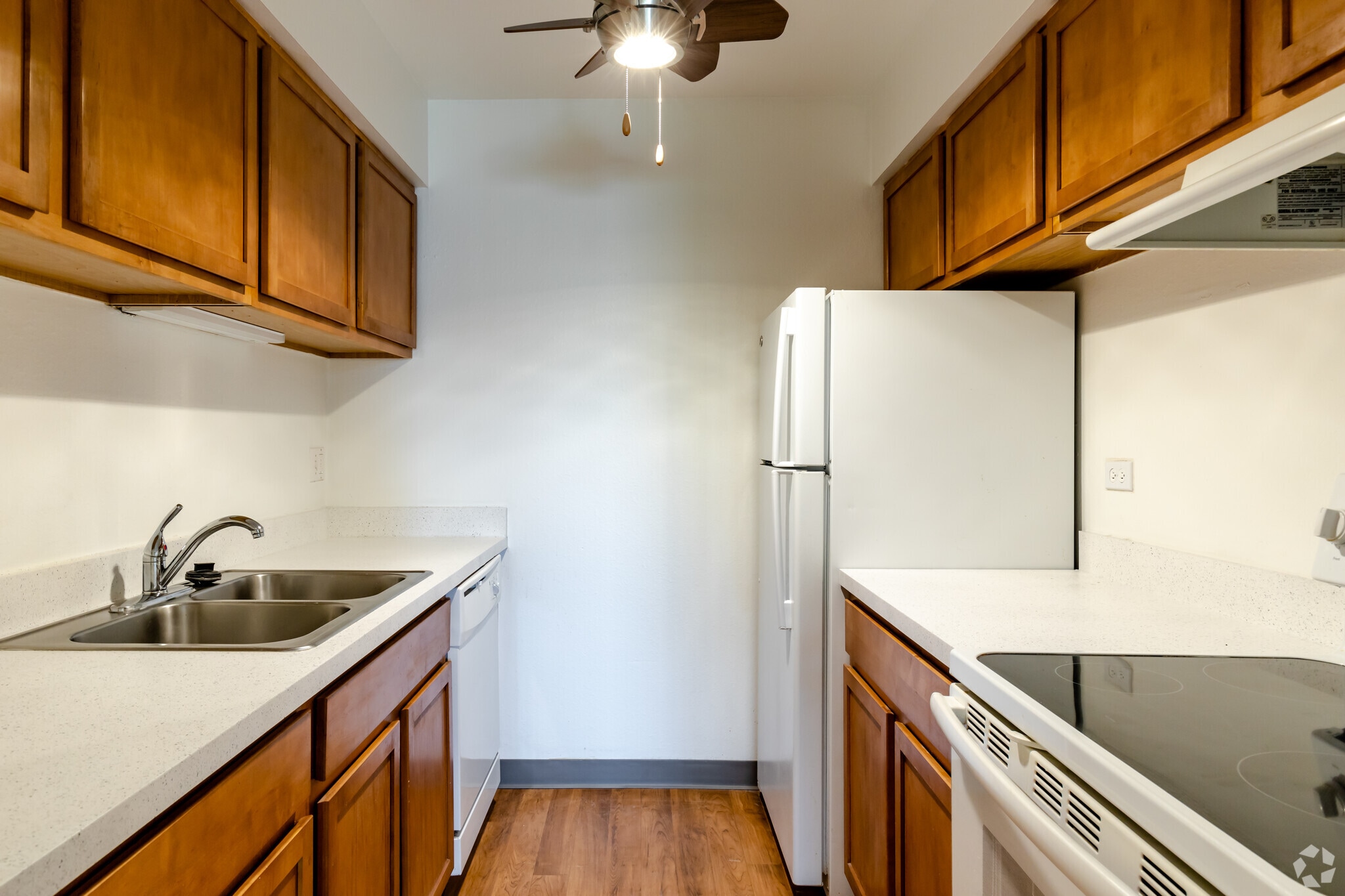 1BR, 1BA - Kitchen - Idyllwild Apartments