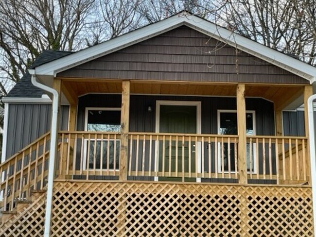 Primary Photo - Knoxville 37919 - 3 bedroom, 2 bath home -...