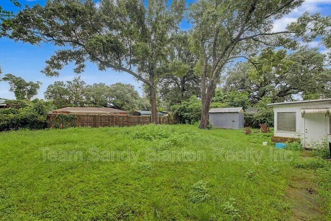 Building Photo - 560 N 72nd Ave