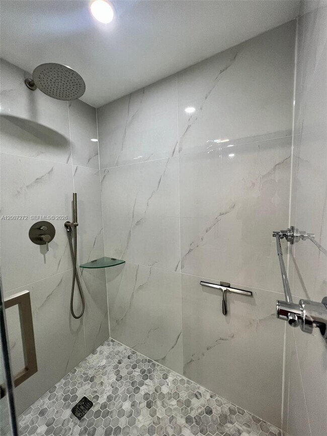 Building Photo - 155 Ocean Ln Dr