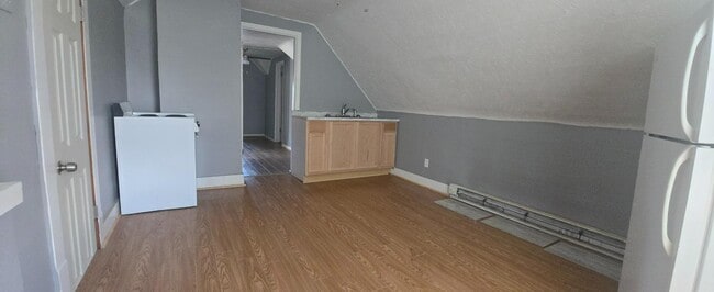 Building Photo - 12406 Saywell Ave