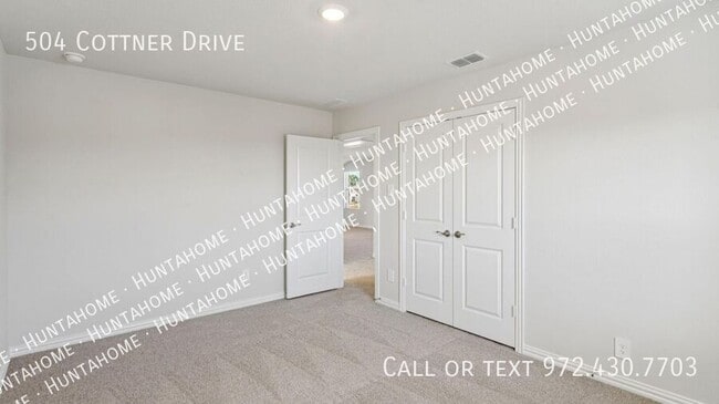 Building Photo - 504 Cottner Dr