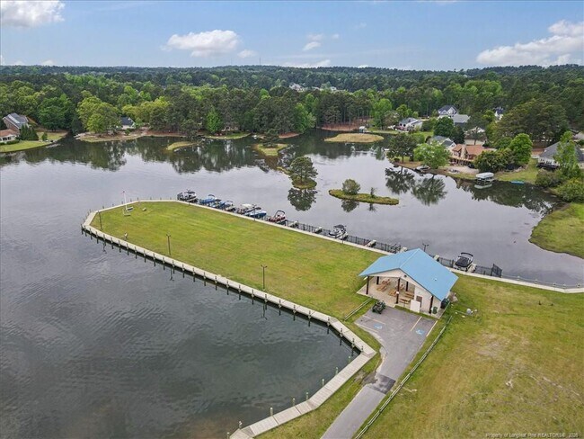 Building Photo - 275 Maplewood Dr
