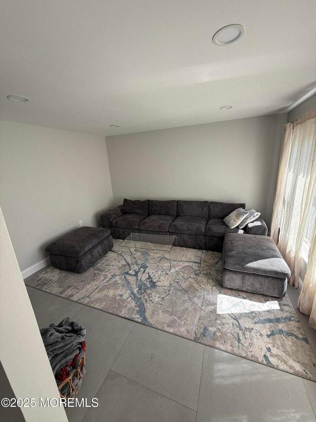 Building Photo - 445 Slocum Pl