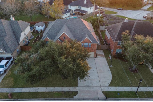 Building Photo - 3818 Houston Lake Dr