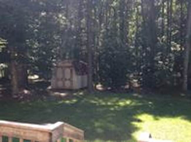 Building Photo - Great, 3-bed / 2 full bath location off th...