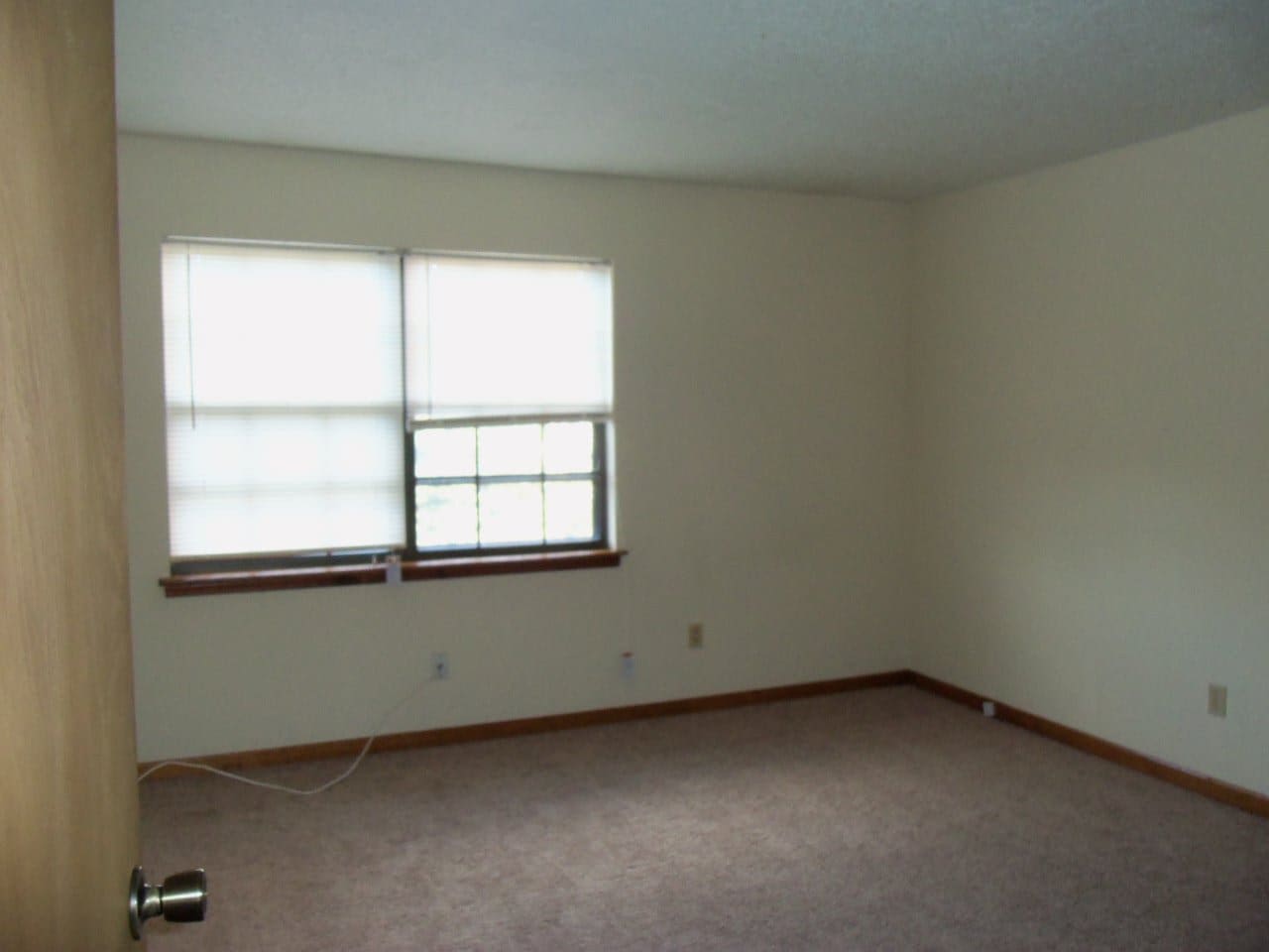 Building Photo - 1726 W Prairie St