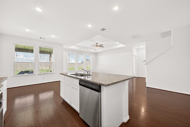 Building Photo - 8114 Royal Palm Ct