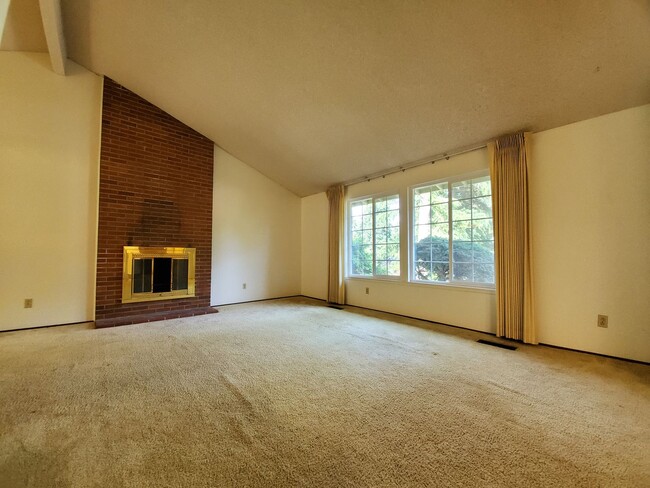 Building Photo - Prime Redmond Rambler 3 Bed/Large Yard