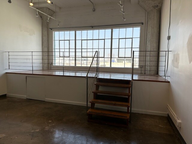 Building Photo - 1308 Factory Pl