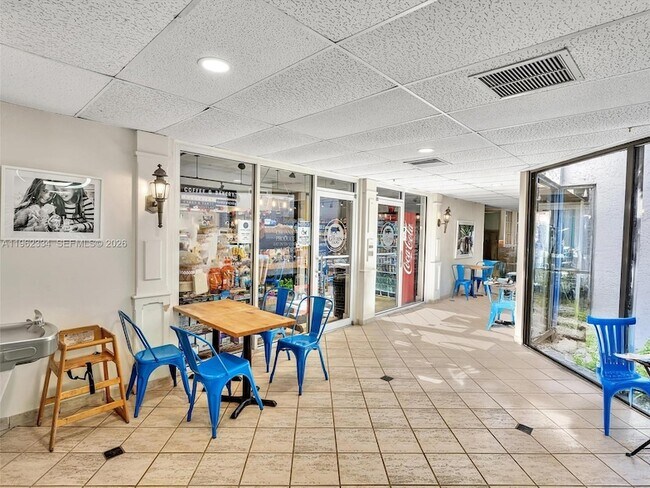 Building Photo - 101 Crandon Blvd