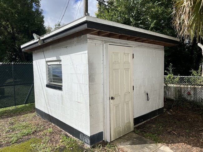 Building Photo - 403 Seahorse Ln