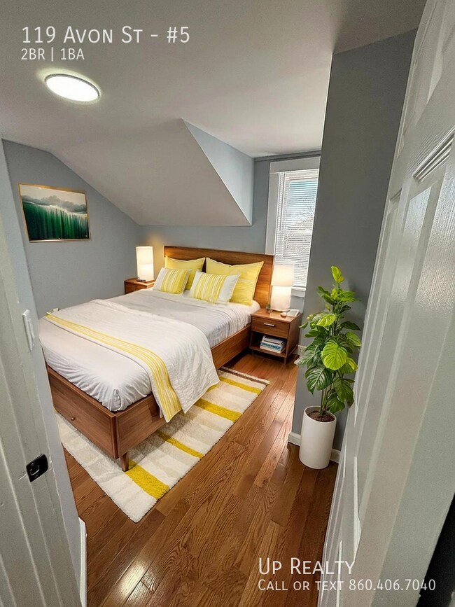 Building Photo - 119 Avon St