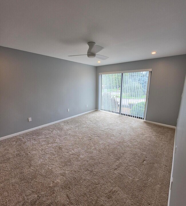 Building Photo - 18233 University Park Dr