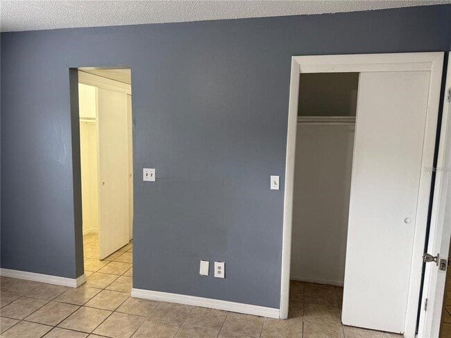 Building Photo - 7210 N Manhattan Ave