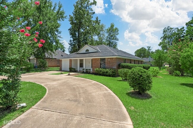 Building Photo - Check Out this 3 bed 2 bath in North Shreveport!
