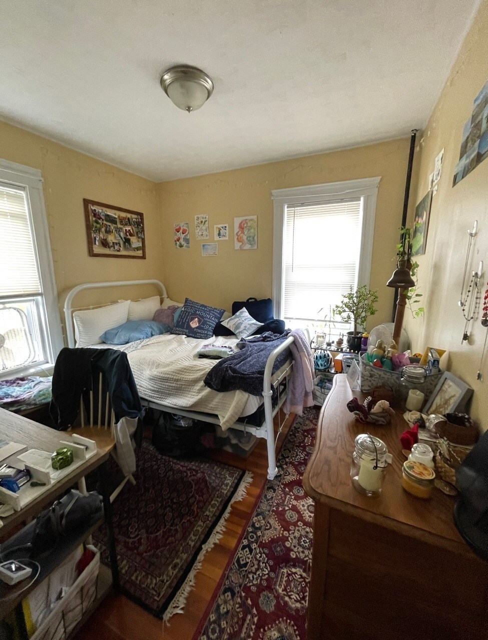 Building Photo - 123 Winthrop St