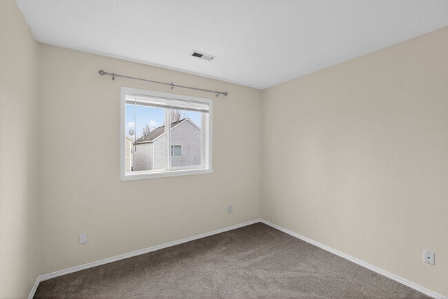 Building Photo - 42016 NW Barton Ct