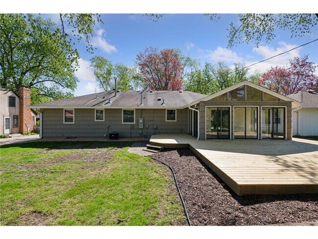 Building Photo - 6416 Wilryan Ave