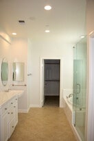 Building Photo - 2 Cousteau Ln