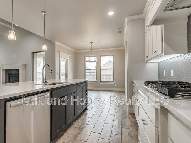 Building Photo - 14525 Rochefort Ln