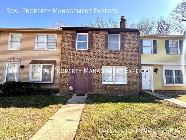 Primary Photo - Charming 3BR/1.5BA Townhouse in Charlotte!