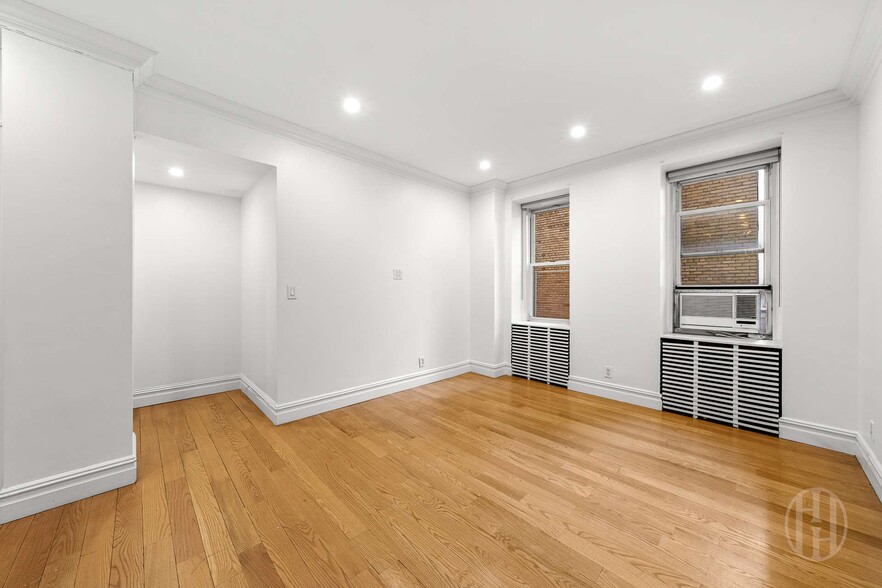 Building Photo - 26 E 63rd St
