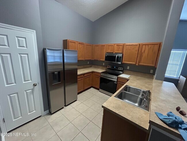 Building Photo - 575 Oakleaf Plantation Pkwy