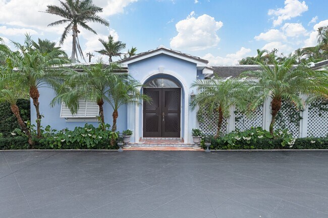 Building Photo - 216 Jamaica Ln