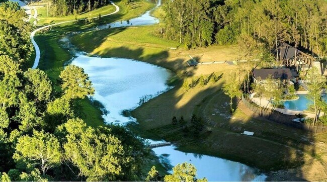 Building Photo - 16314 Apache Wds Wy