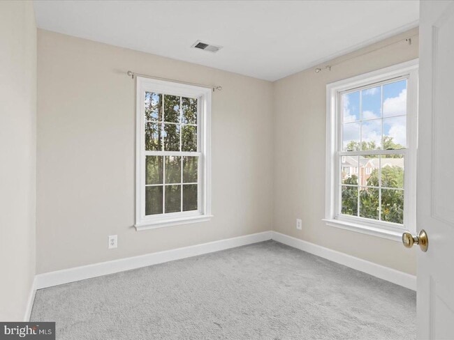 Building Photo - 2501 Bronze Stone Pl