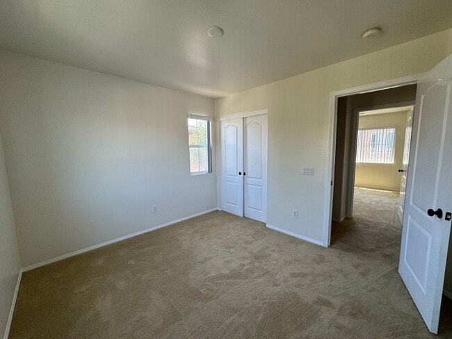 Building Photo - Welcome To Your New Home In Inglewood (Gat...
