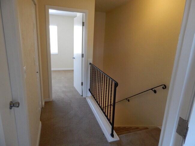 Building Photo - 416 N. Grandview Ave.