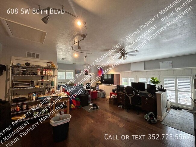 Building Photo - 608 SW 80th Blvd