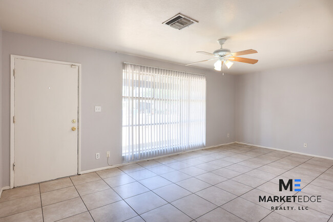 Building Photo - 4 Bed/2Bath Home at 39th Ave/Camelback! Re...