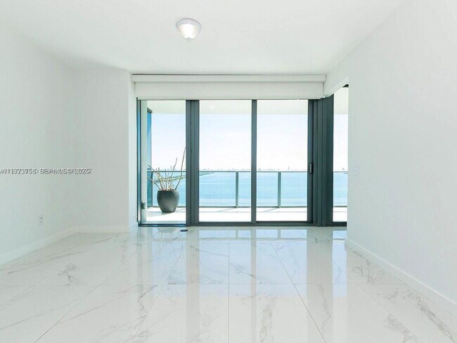 Building Photo - 3131 NE 7th Ave