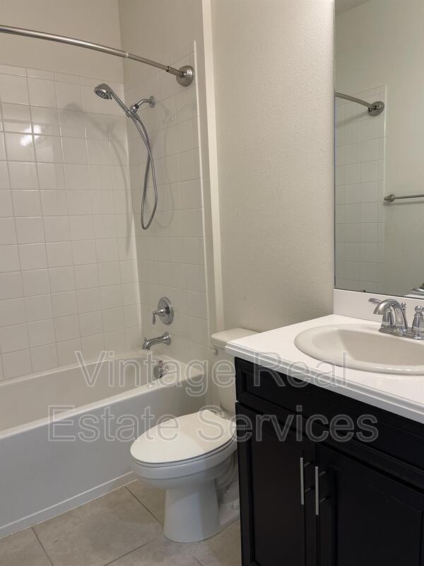 Building Photo - 7905 Silver Clover Ct