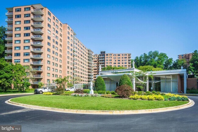 Building Photo - 4201 Cathedral Ave NW