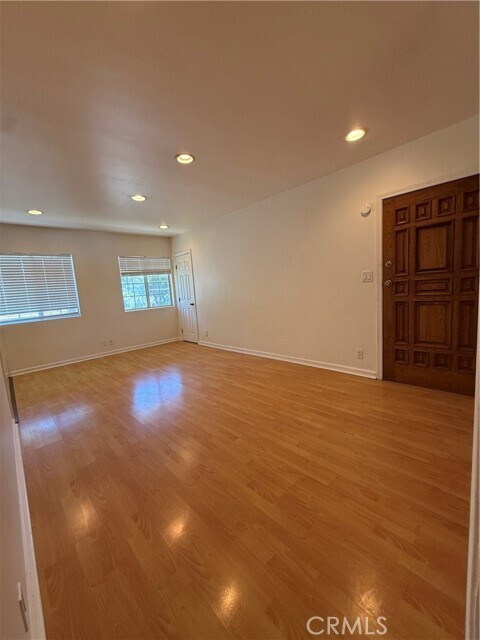Building Photo - 1317 W Alameda Ave