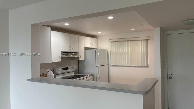 Building Photo - 10815 SW 112th Ave