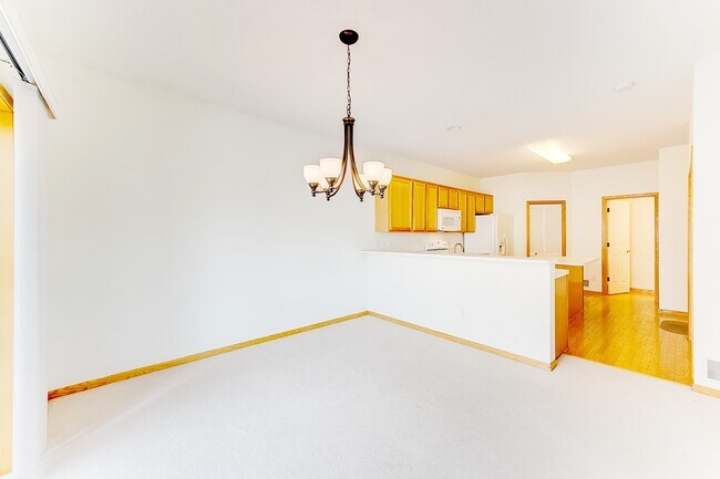 Building Photo - 1968 Bluestem Ln