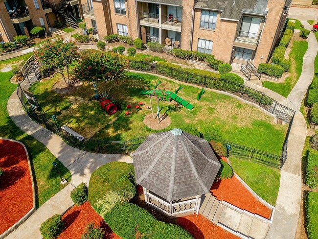 Primary Photo - 1230 Farm to Market 1960 Bypass Rd E