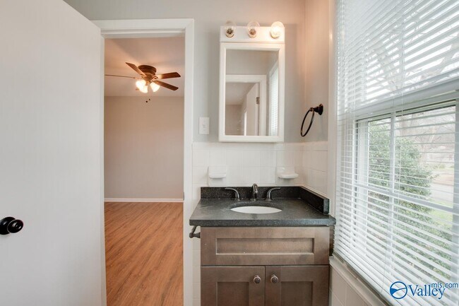 Building Photo - 9802 Dolphin Dr