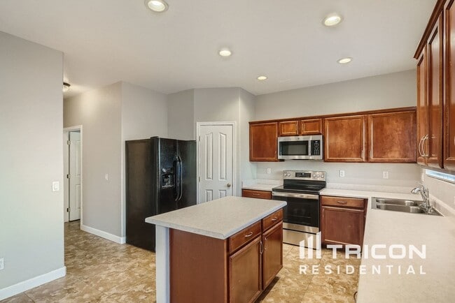 Building Photo - 8948 E Pampa Ave