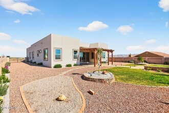 Building Photo - 6736 Vaquero Cir