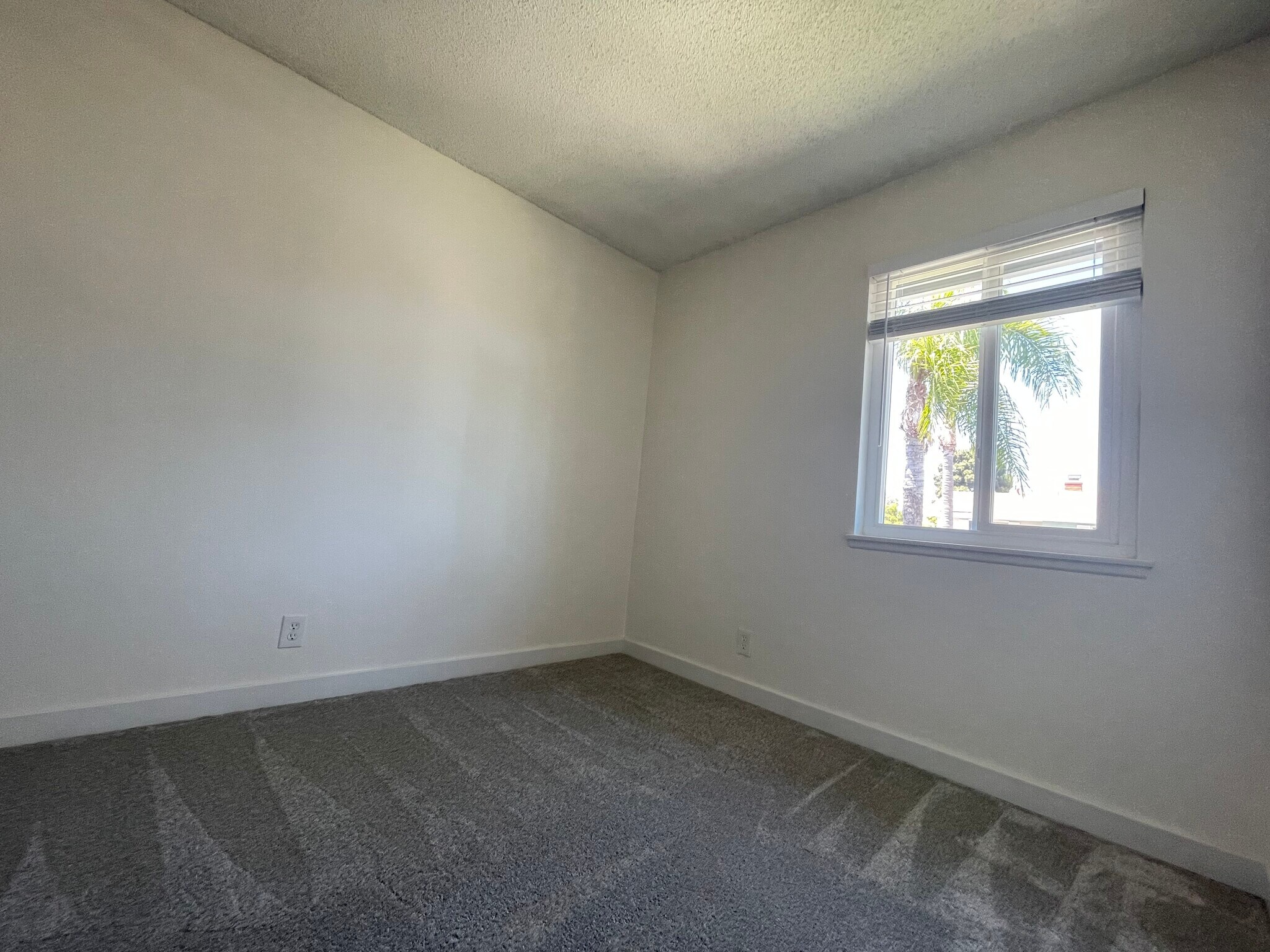 2nd bedroom (upstairs) - 9856 Continental Dr