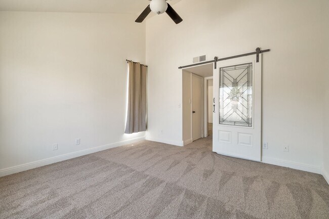 Building Photo - Updated 1 bed 1 Bath Scottsdale Ranch Condo - Available Now!