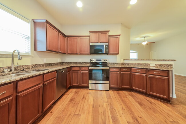 Building Photo - 1808 Sweet Gum Dr